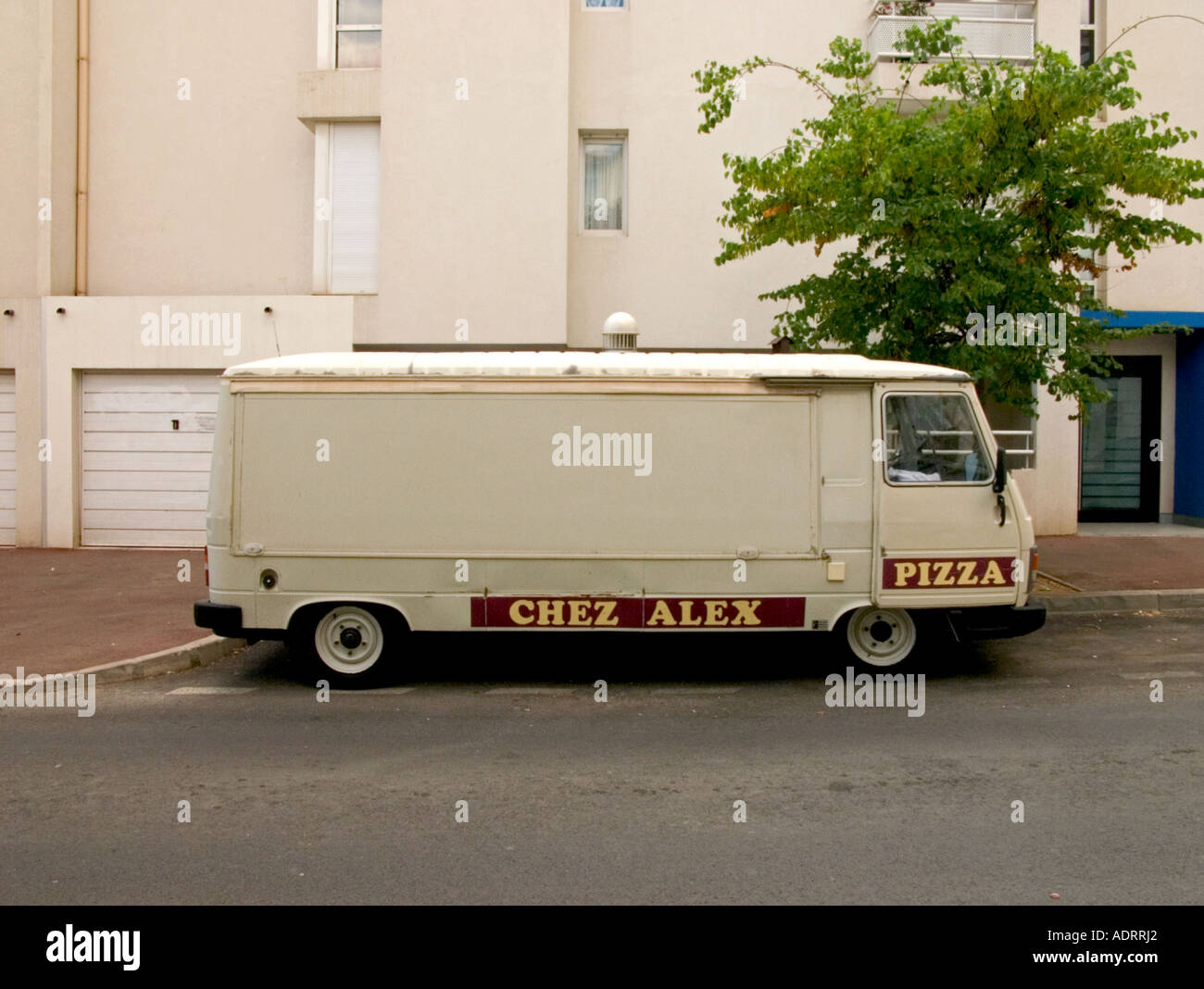 Pizza van hi-res stock photography and images - Alamy