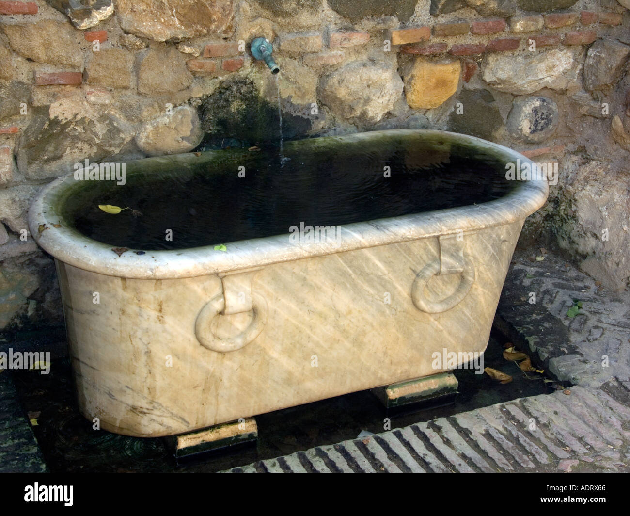 Bath used as water trough hi-res stock photography and images - Alamy
