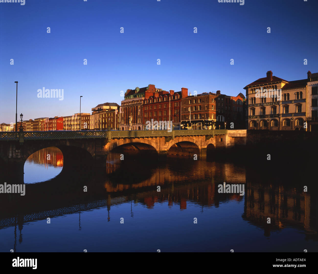 Dublin liffey river bridge hi-res stock photography and images - Alamy