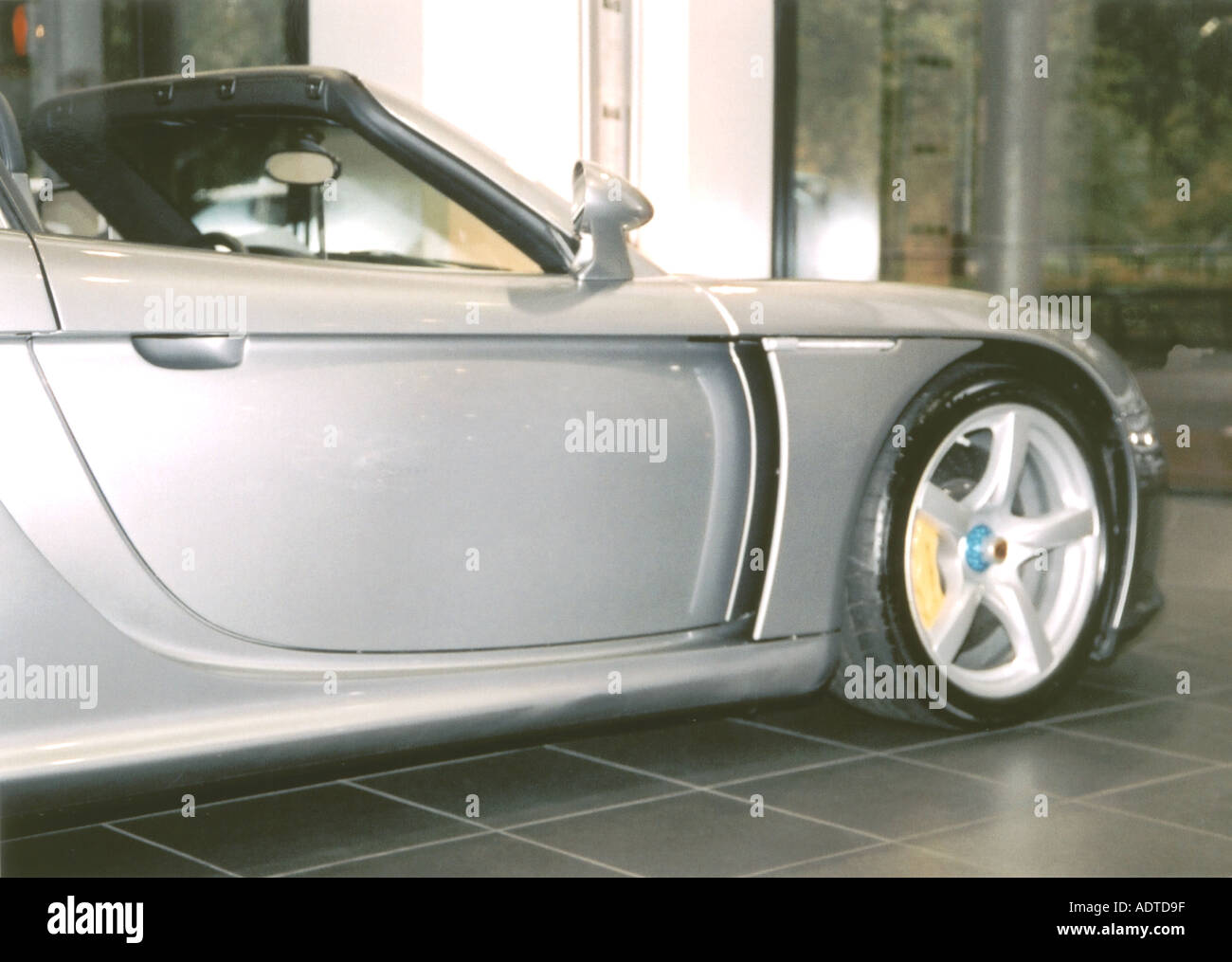 Porsche Carrera GT side view Stock Photo - Alamy