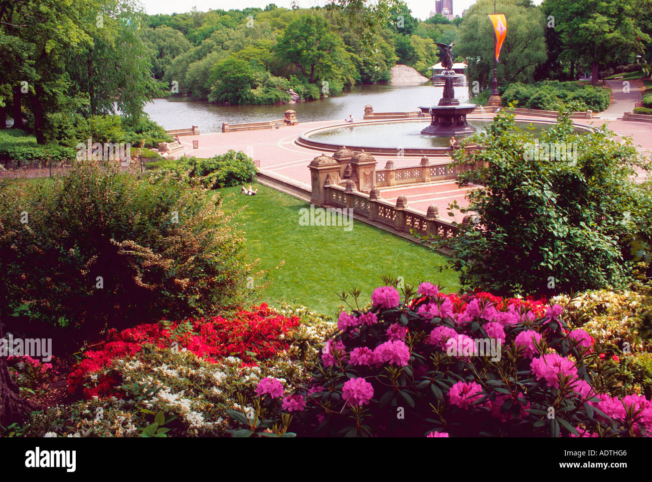 Bethesda Terrace and Fountain overlook The Lake in New York City's Central  Park Stock Photo - Alamy