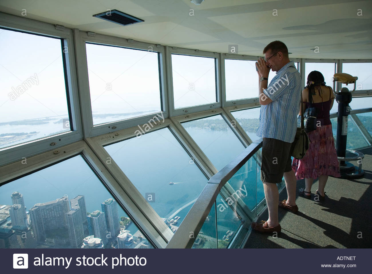 Tourists In The Sky Pod The World S Highest Observation Deck On