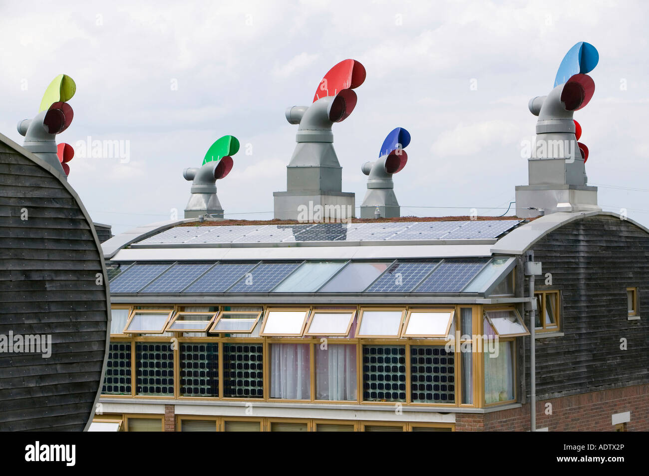 Bedzed the UK s largest eco village Beddington London UK Stock Photo