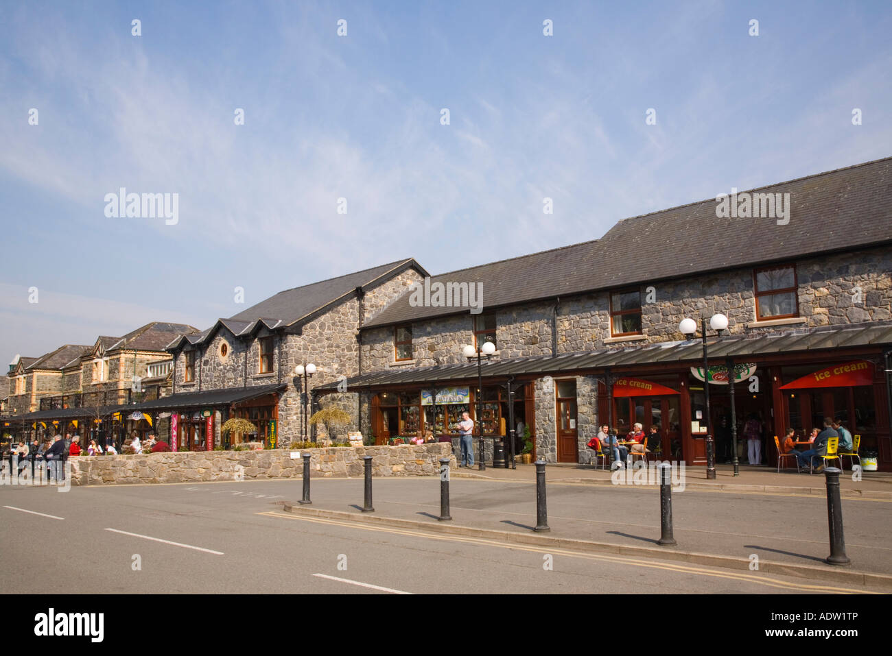 Exterior betws y coed station building hires stock photography and