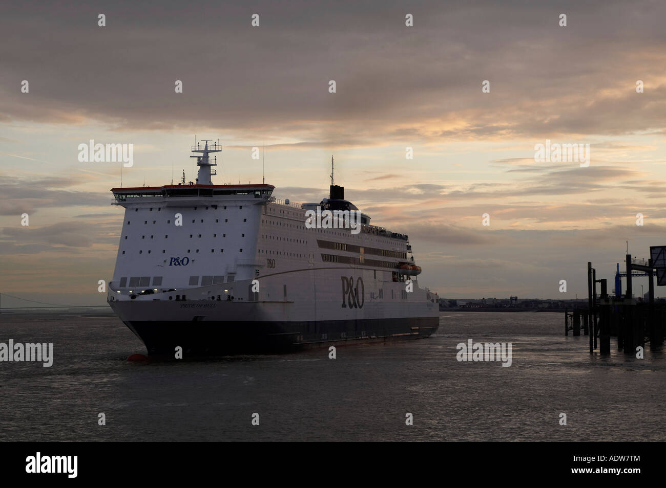 P and O Ferry Pride of Hull leaving the riverside Terminal at King