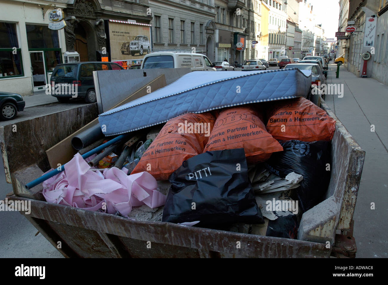 Bulk rubbish hi-res stock photography and images - Alamy