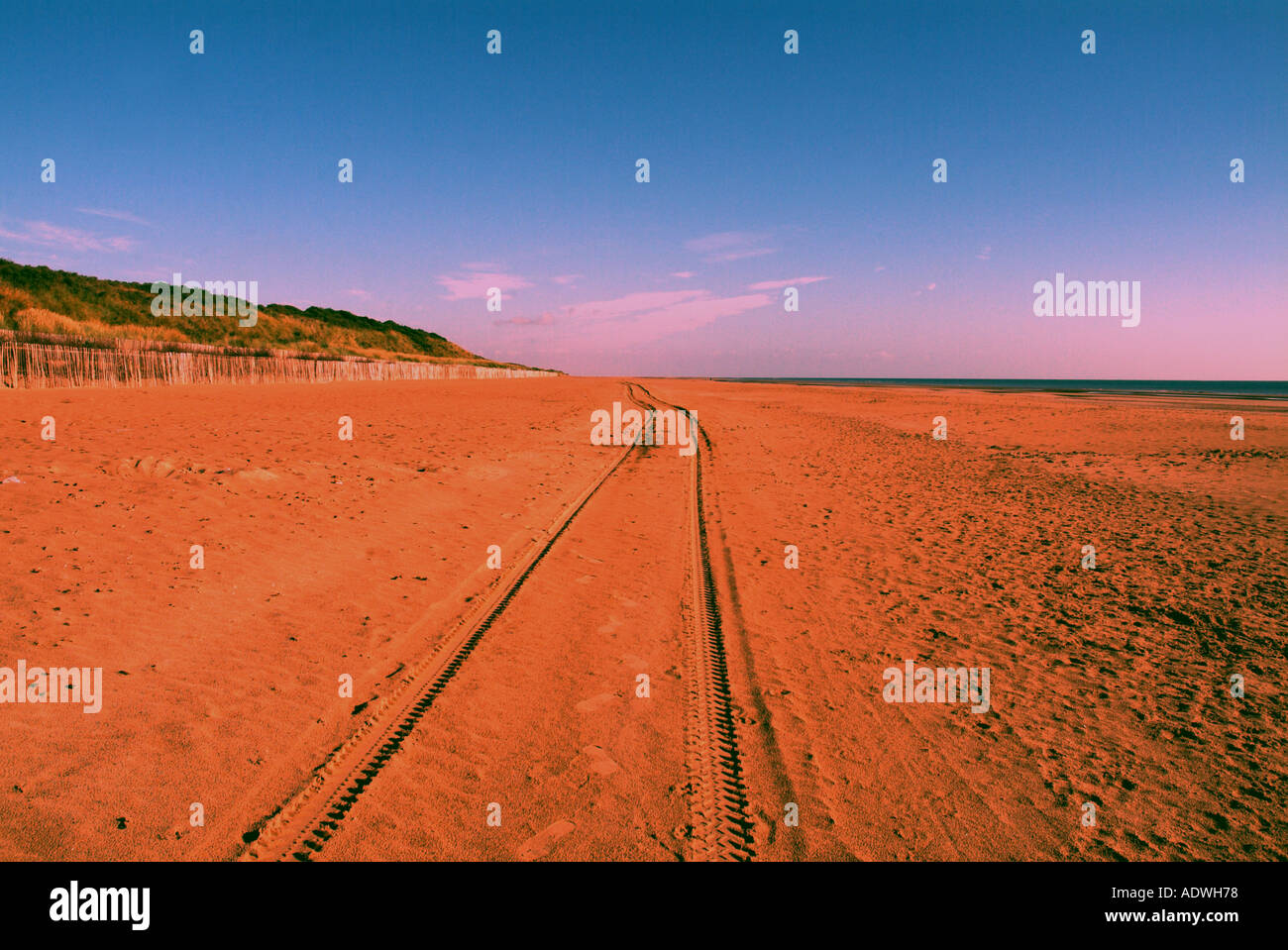 Mablethorpe Beach sunrise sandtracks Stock Photo Alamy