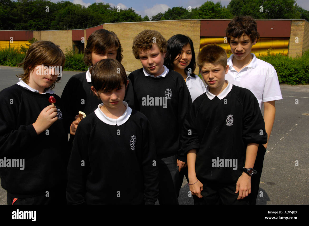 High school students in a group hi-res stock photography and images - Alamy