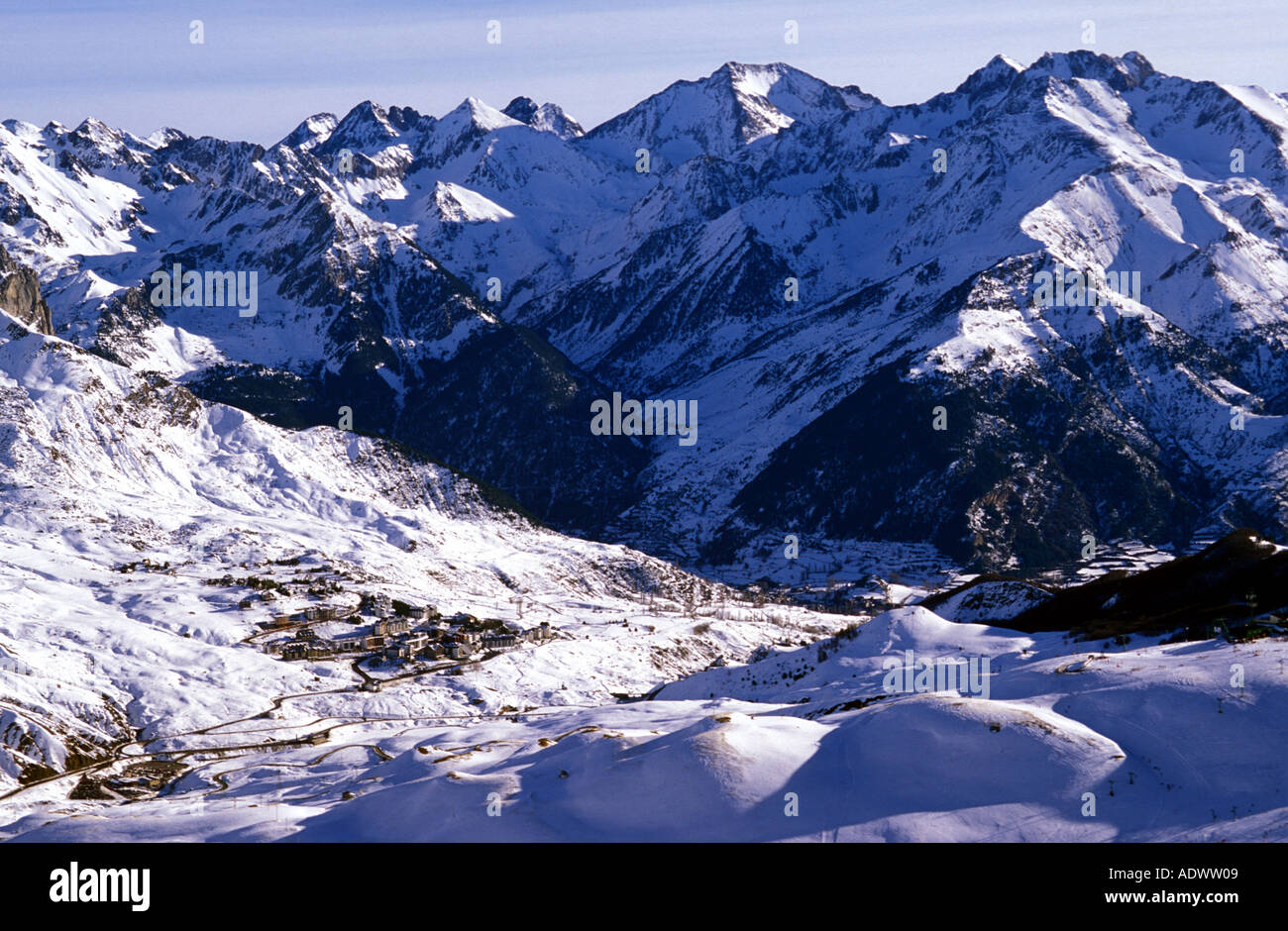 Formigal ski resort hi-res stock photography and images - Alamy