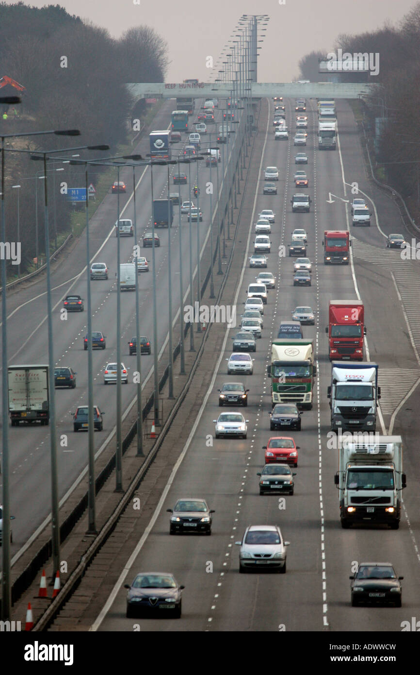 Northbound and southbound traffic on M1 Motorway near Hertfordshire