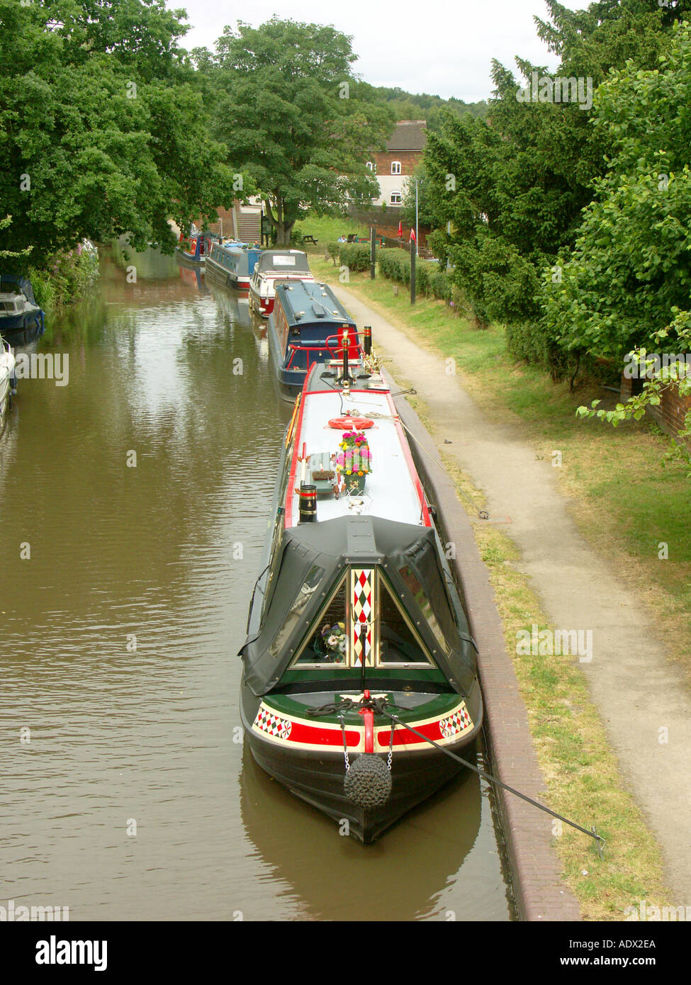 Narrowboats canal boats barges hi-res stock photography and images - Alamy