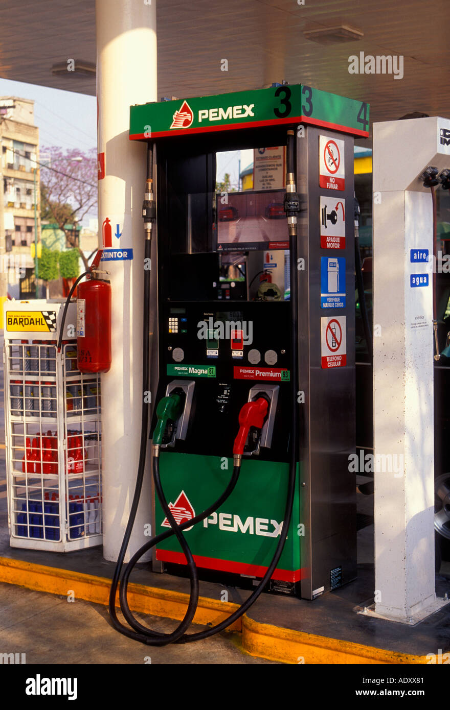 Pemex gas petrol station pump hires stock photography and images Alamy