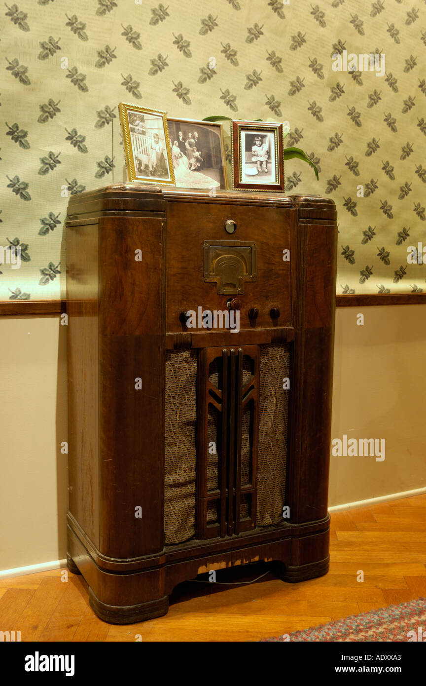 Old radio on display at the Henry Ford Museum in Dearborn, Michigan Stock Photo