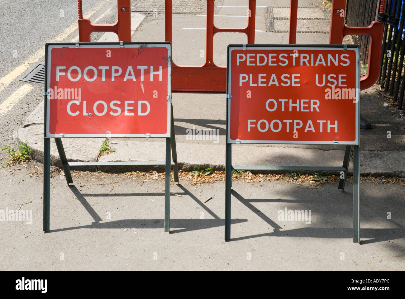 Footpath ahead closed signs Stock Photo - Alamy
