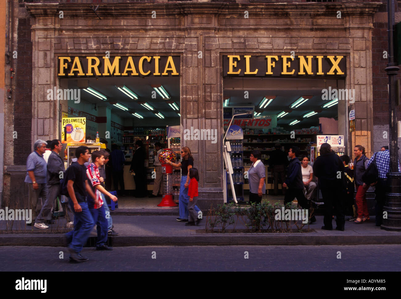 Mexican people, Farmacia el Fenix, pharmacy, drugstore, farmacia, Calle  Francisco I Madero, Mexico City, Federal District, Mexico Stock Photo -  Alamy