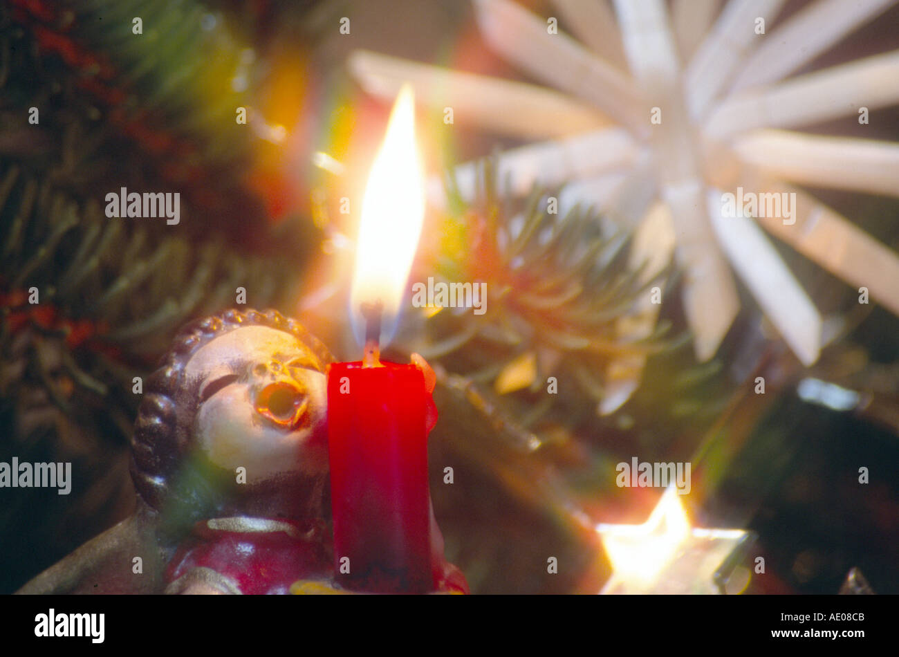 Christmas singing candle hires stock photography and images Alamy
