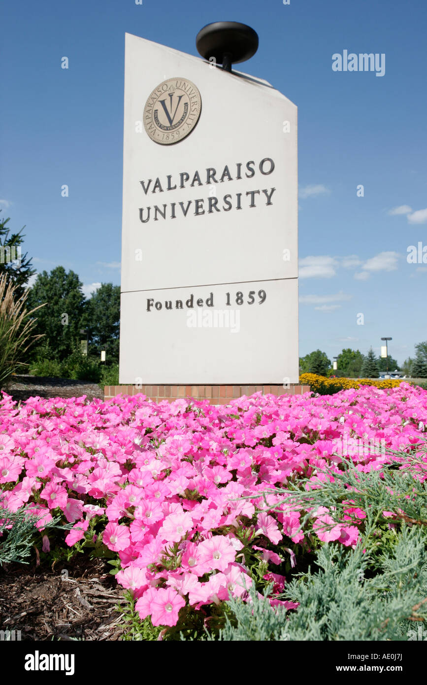 Valparaiso Indiana,Valparaiso University,campus,entrance sign