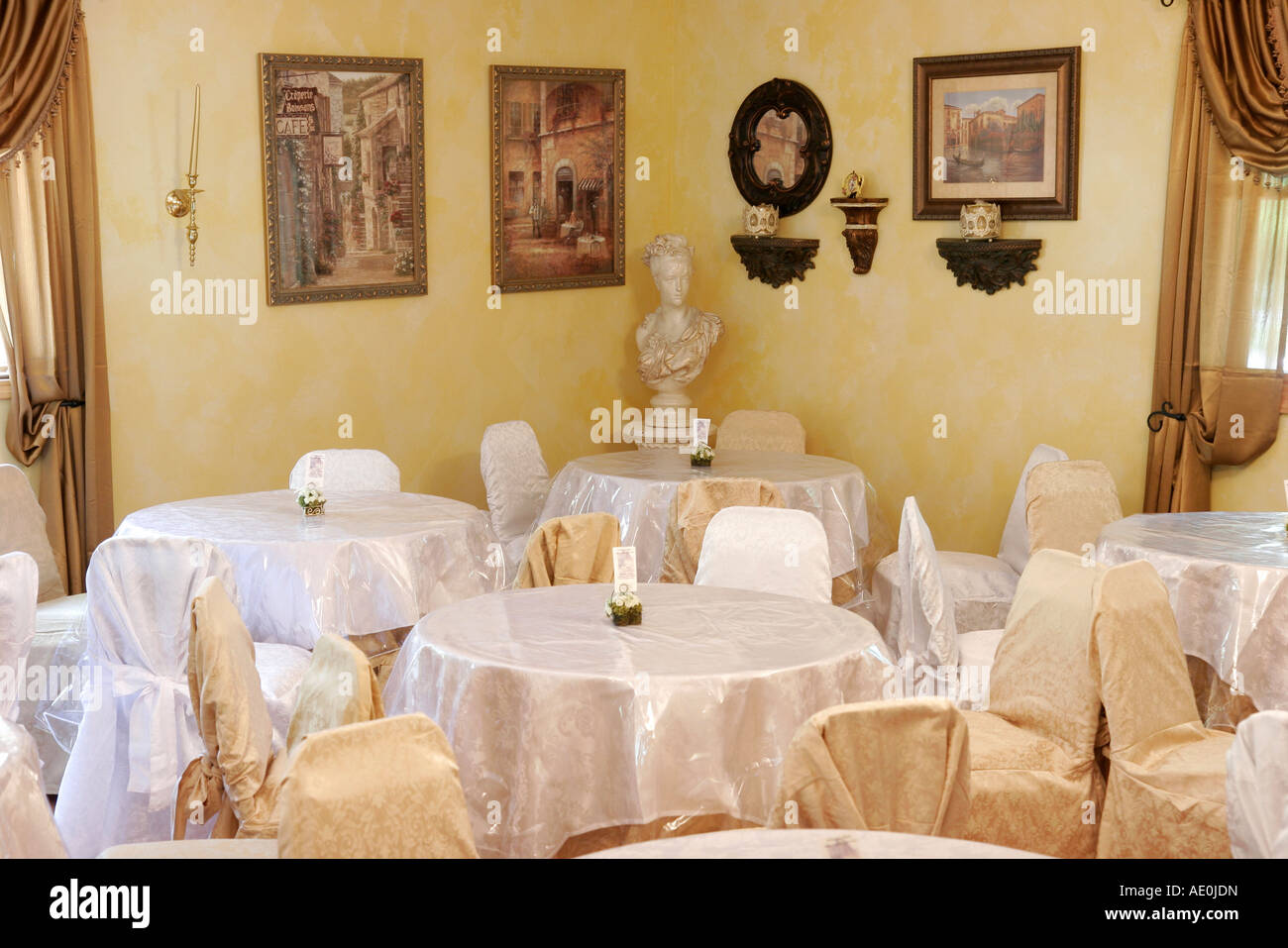 Valparaiso Indiana,Victorian Manor Spa and Cafe,covered tables,chairs,Restaurant interior,visitors travel traveling tour tourist tourism landmark land Stock Photo