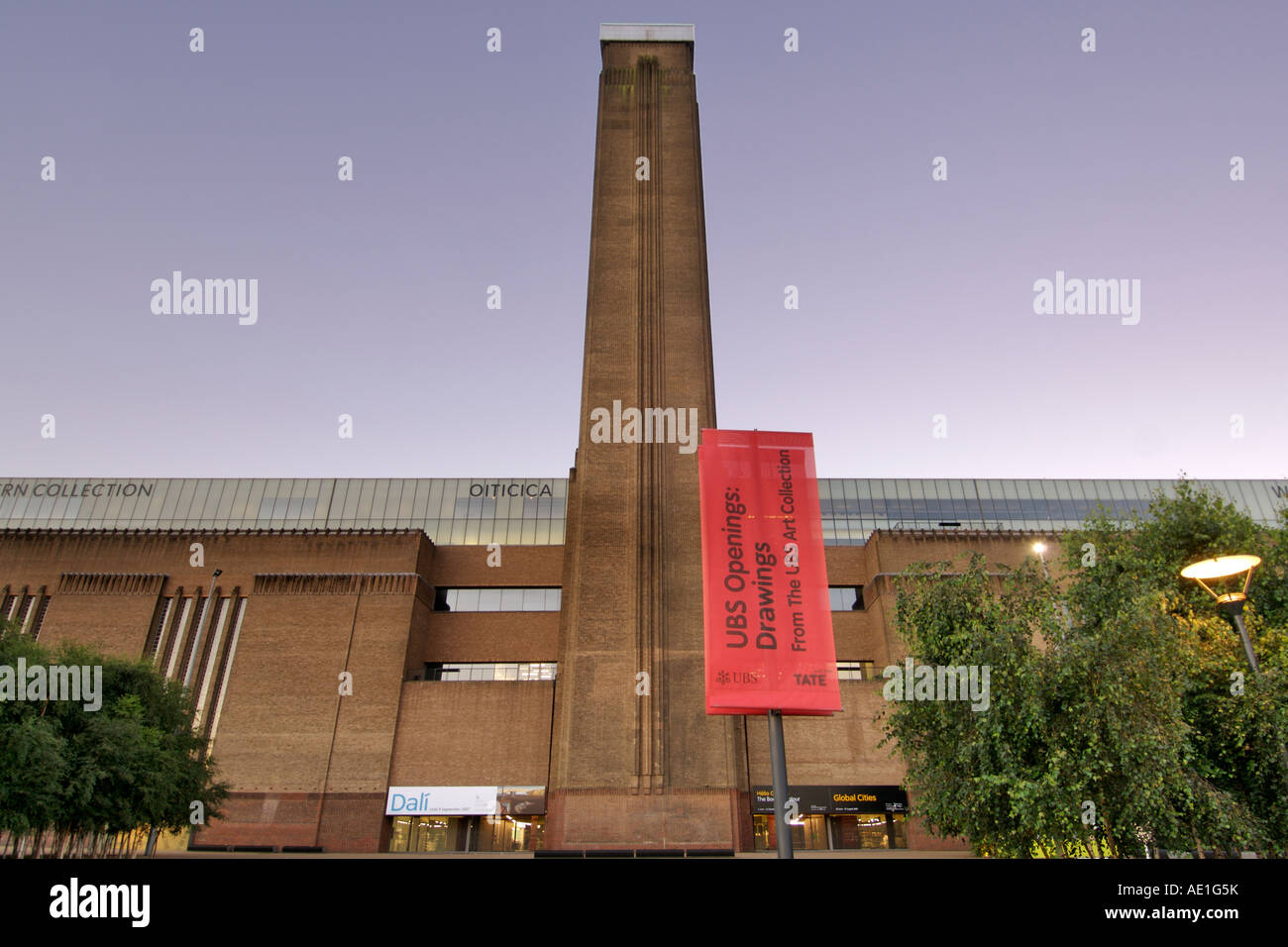 Dawn view of the Tate Modern art Gallery in London Stock Photo