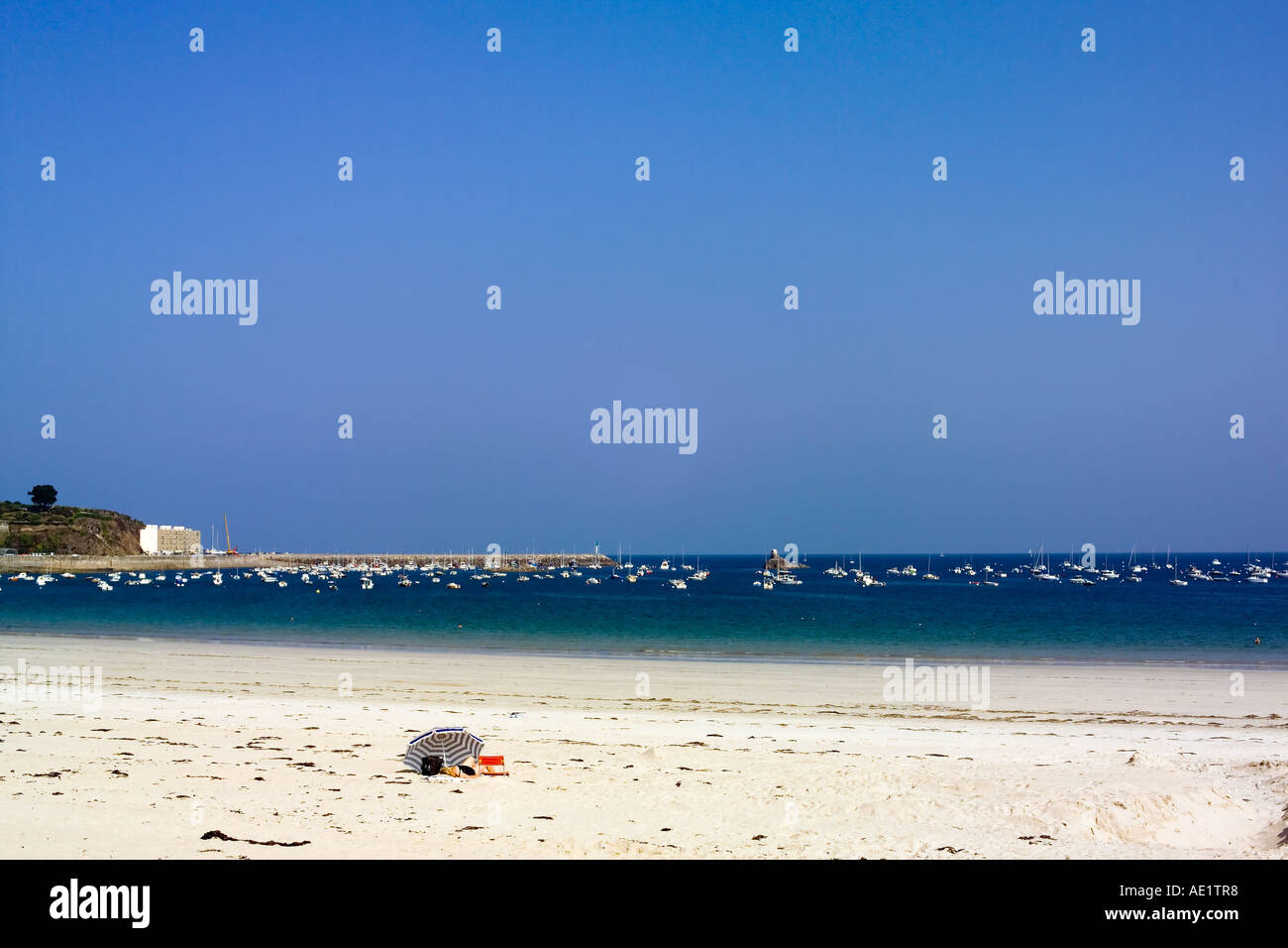 BEACH STCASTLEGUILDO RESORT BRITTANY FRANCE Stock Photo Alamy