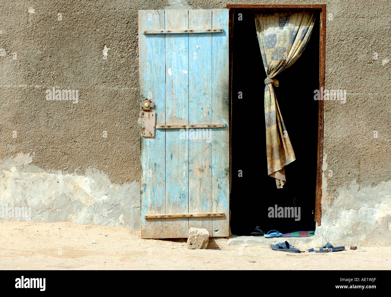 A Mauritanian house entrance Stock Photo Alamy