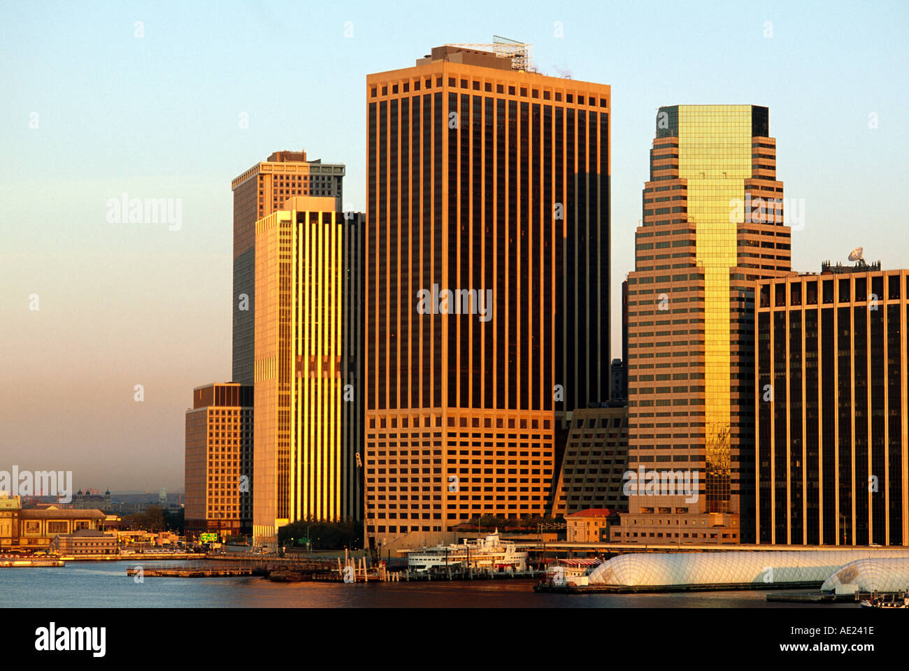 New York City skyline downtown East River Stock Photo - Alamy