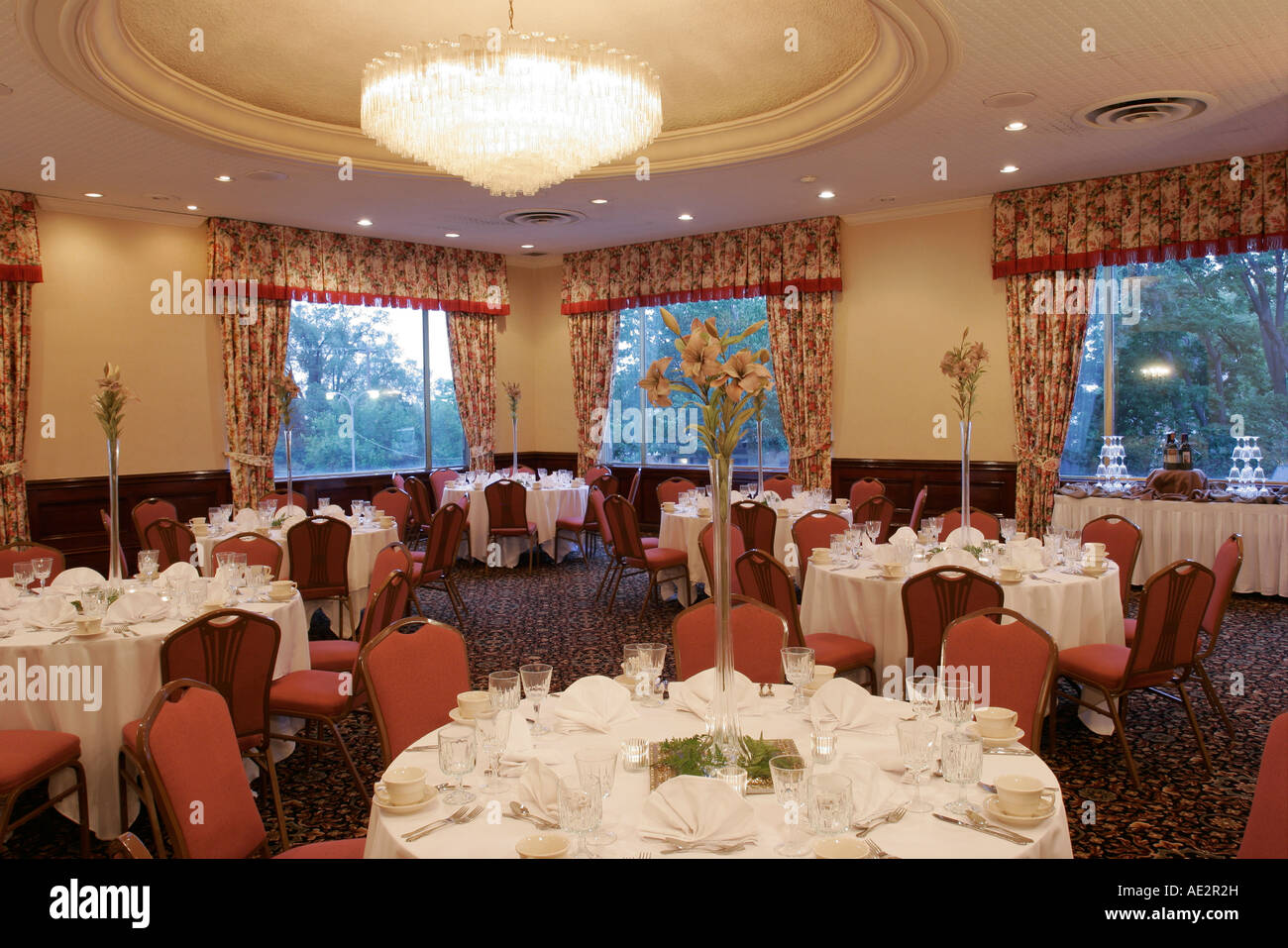 Cincinnati Ohio,Vernon Manor,hotel,Regency Ballroom,tables,chairs