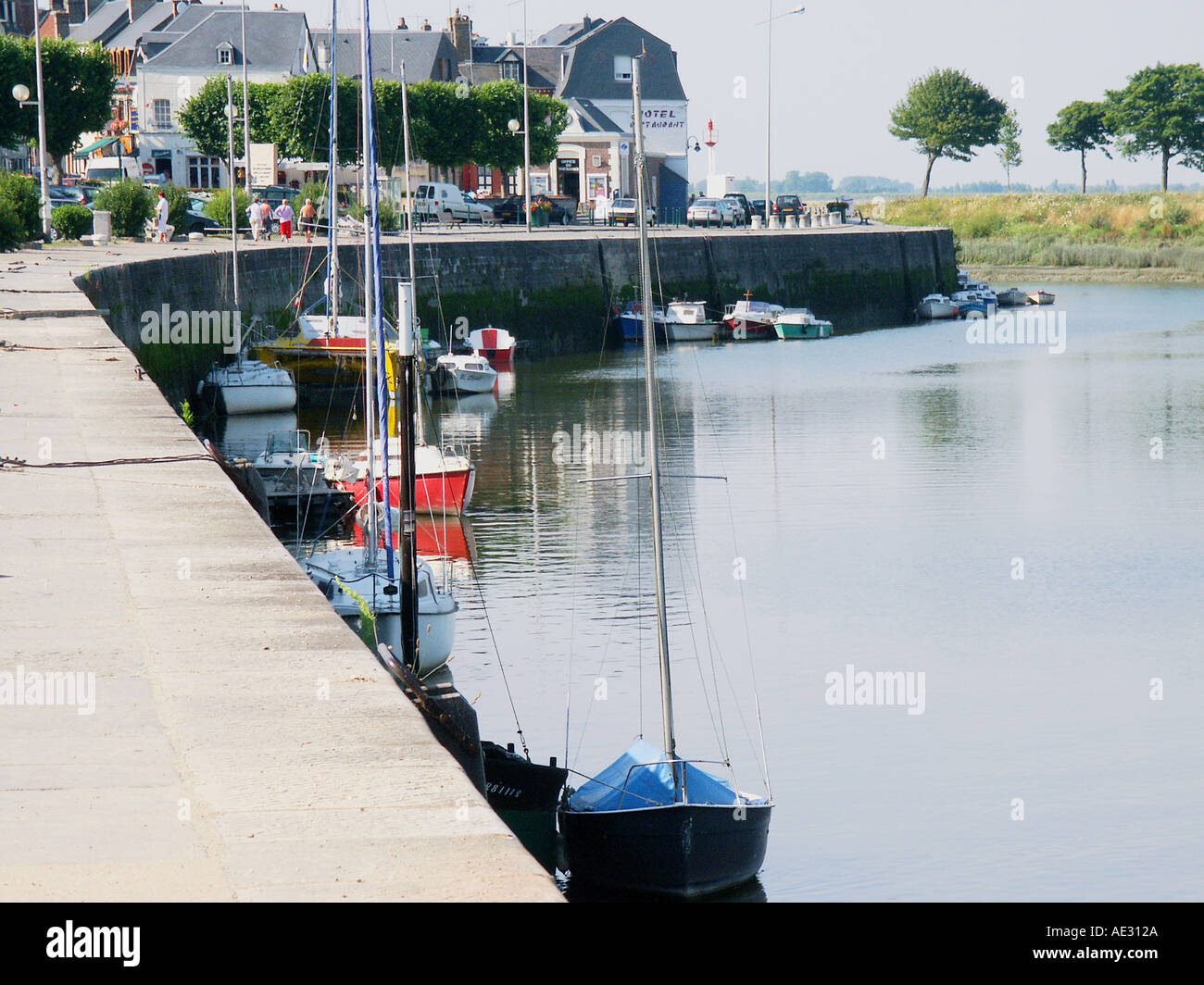 france-nord-picardy-somme-st-valery-sur-somme-harbour-marina-estuary-of
