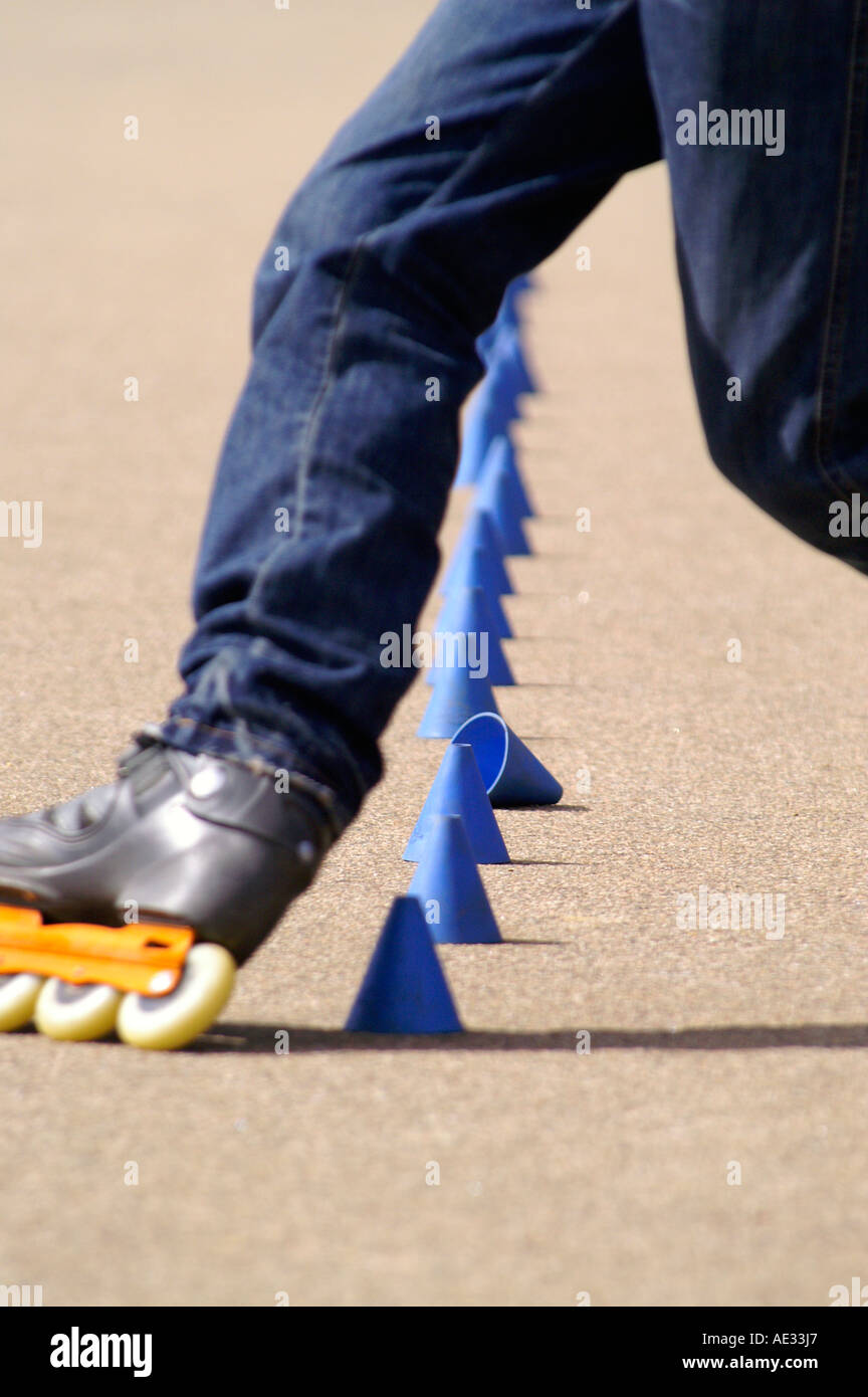 Inline skating in Hyde Park, bank Serpentine, London Stock Photo Alamy