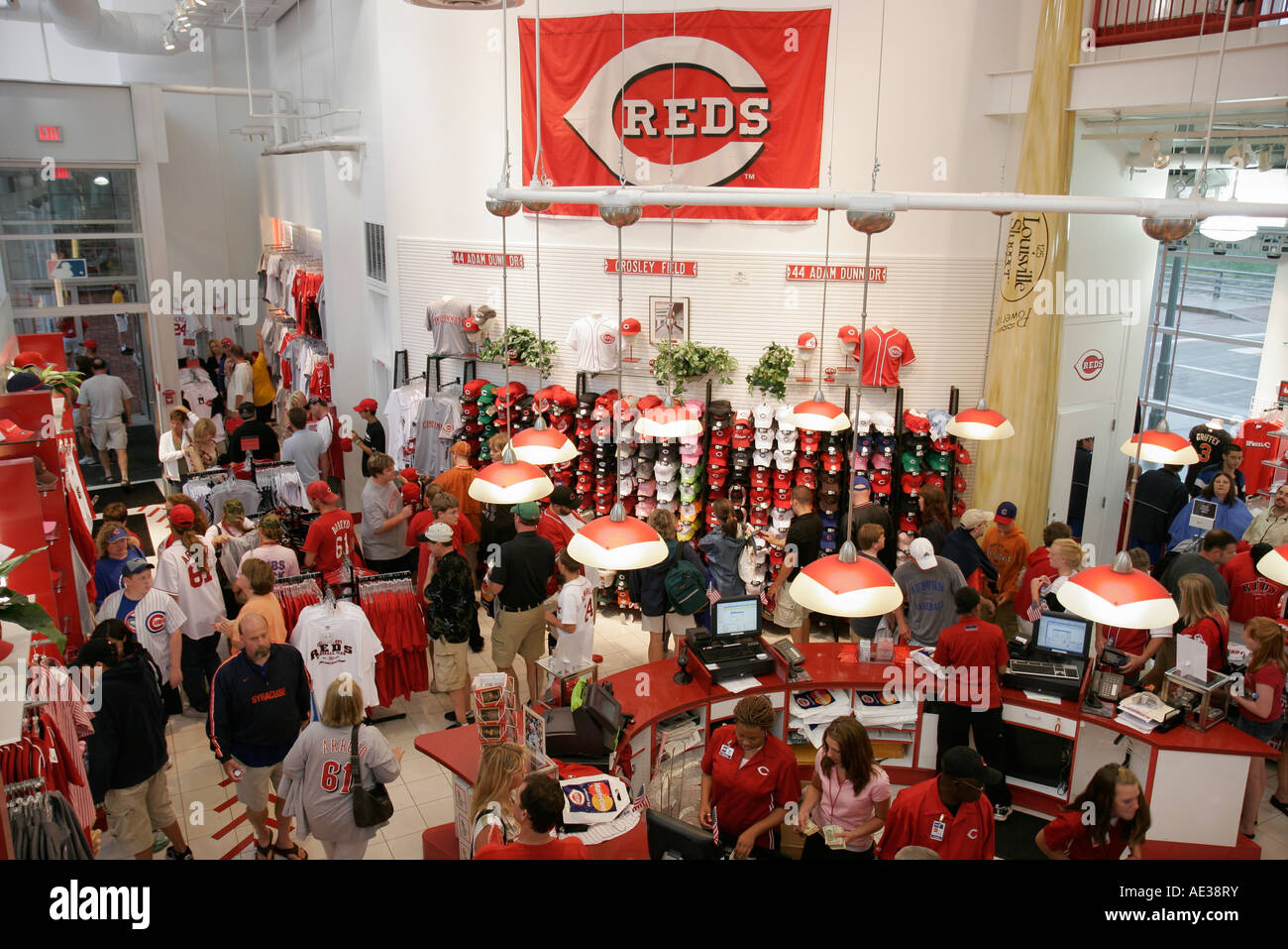 reds team store