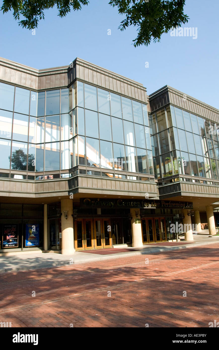 The ordway st. paul hires stock photography and images Alamy