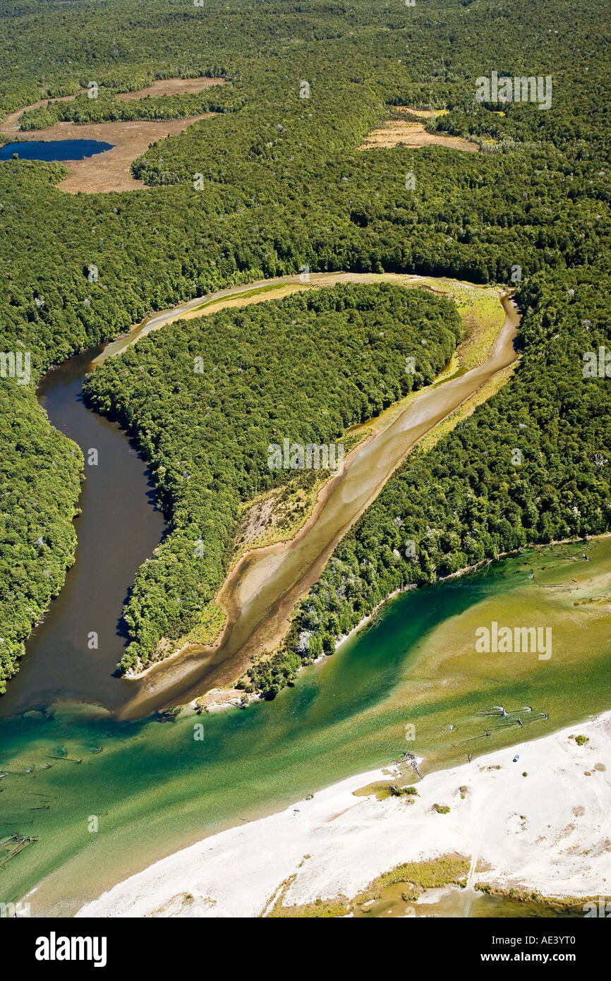 Oxbow Bend and Waiau River Fiordland National Park South Island New ...