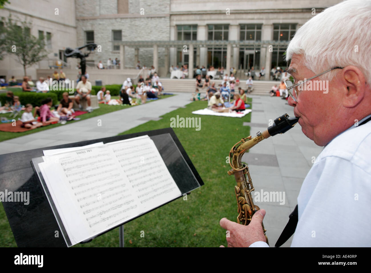 Cincinnati Ohio,Art Museum,Jazz Picnic in the Courtyard,senior seniors