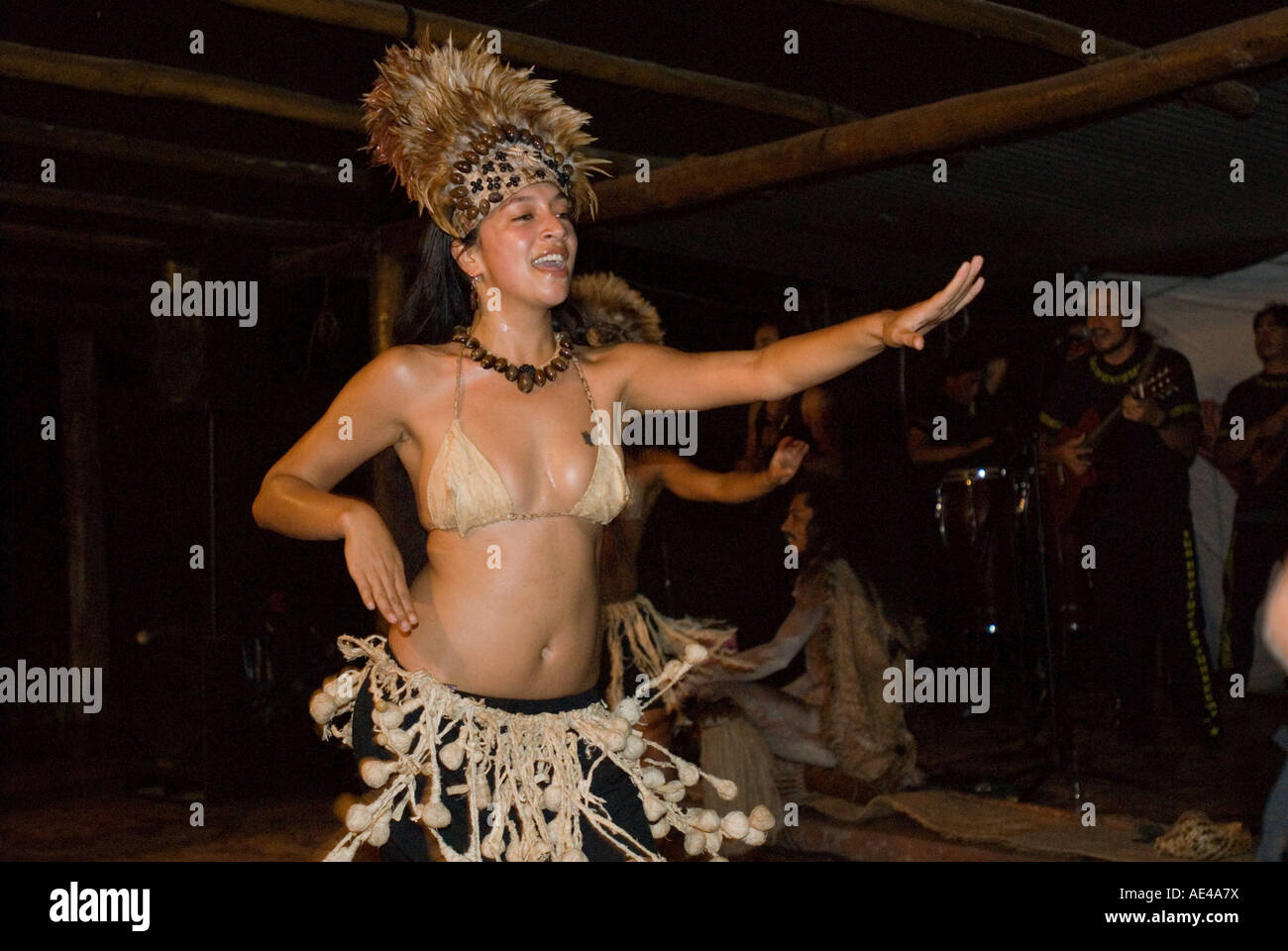 matatoa-dancers-hanga-roa-easter-island-rapa-nui-chile-stock-photo