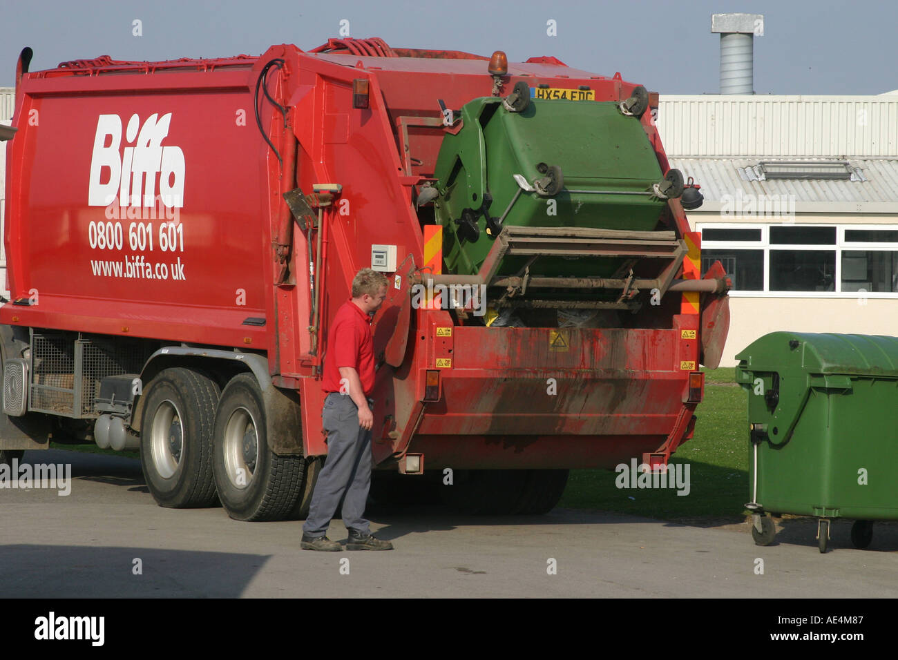 Dustbin man lorry hires stock photography and images Alamy