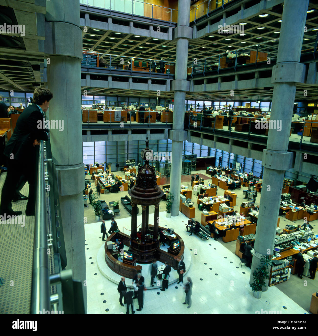 Lloyd Sbuilding Richard Rogers Partnership Architecture In Detail