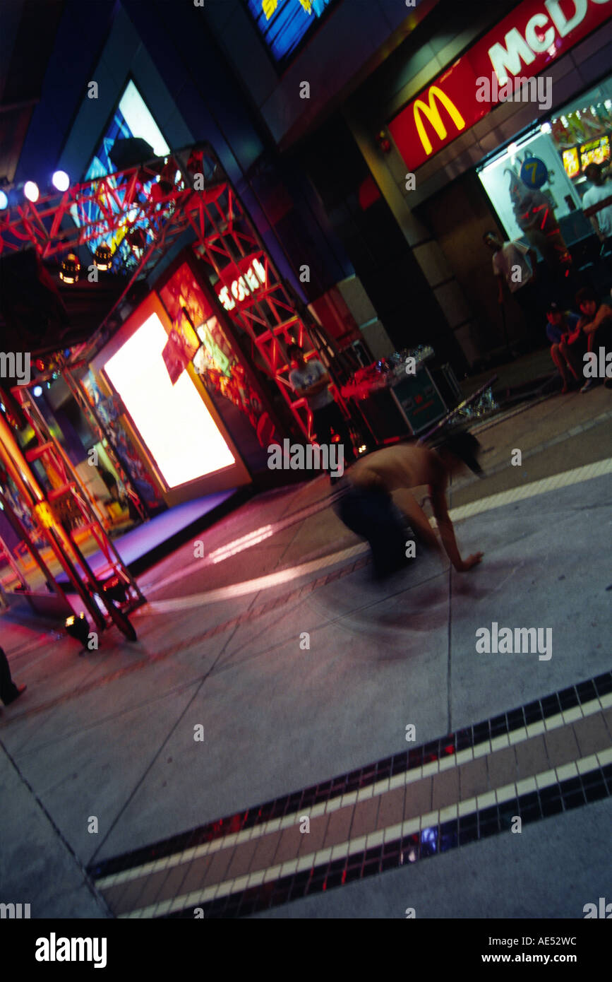 Hip hop Dancing at MBK shopping center Bangkok 2004 Stock Photo