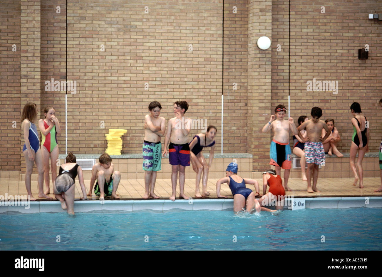 secondary school swimming class Stock Photo