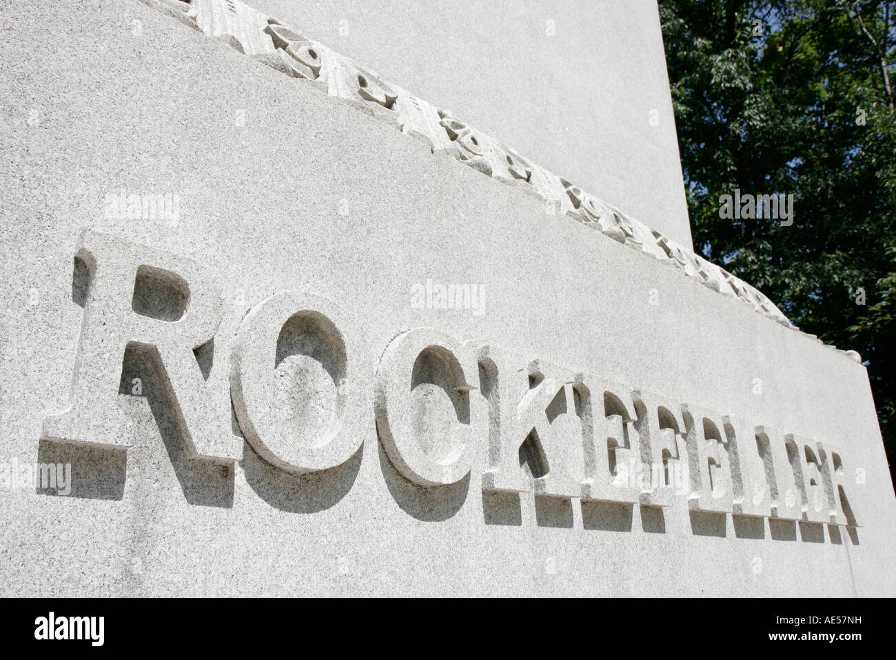 File:John D. Rockefeller, Jr. Plaque.jpg - Wikimedia Commons