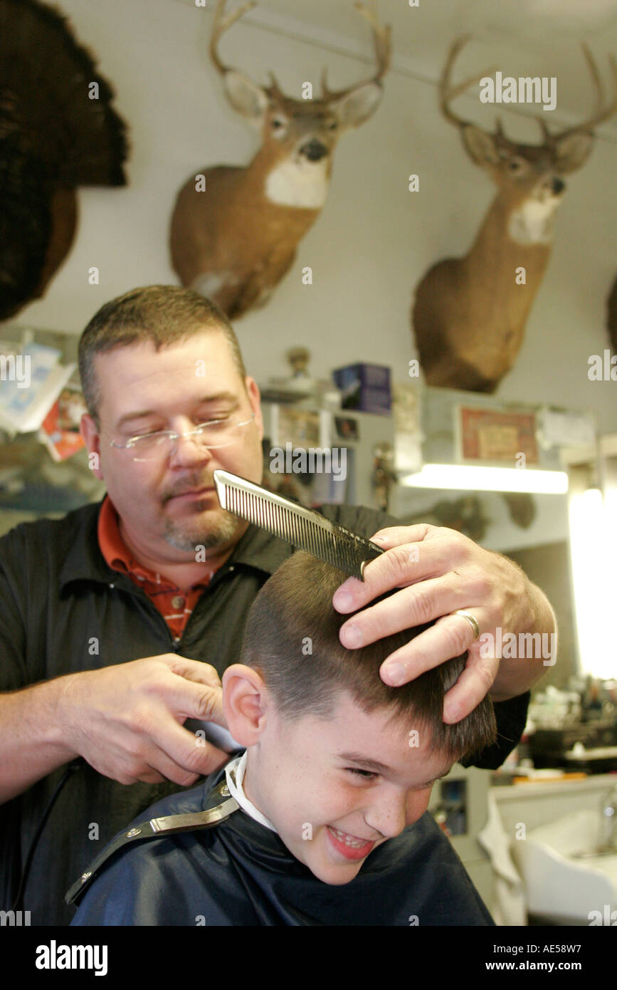 Virginia Loudoun County,Purcellville,Darrell's Barber shop boy boys