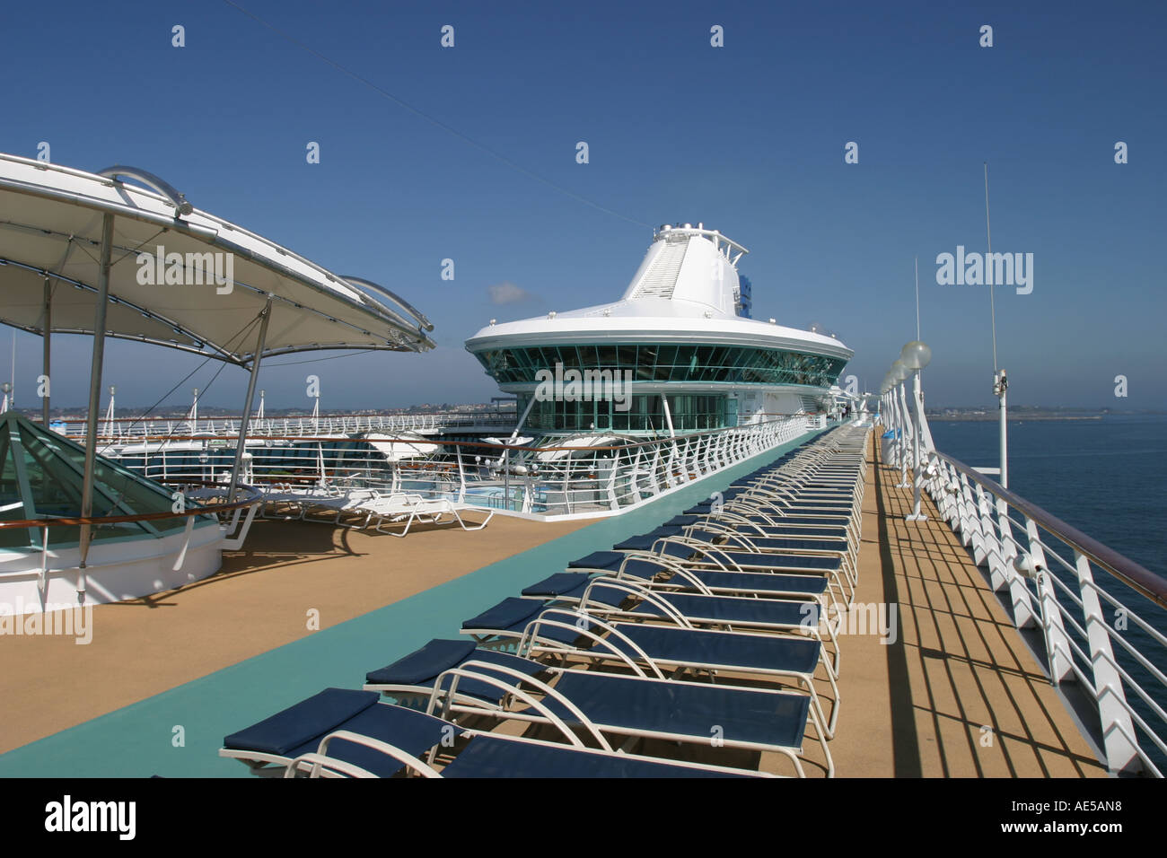 Cruise ship passengers deck chair hi-res stock photography and images ...