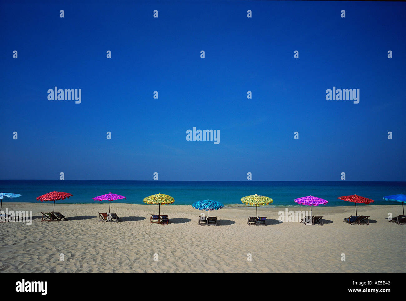 Beach umbrella graphic pattern hi-res stock photography and images - Alamy
