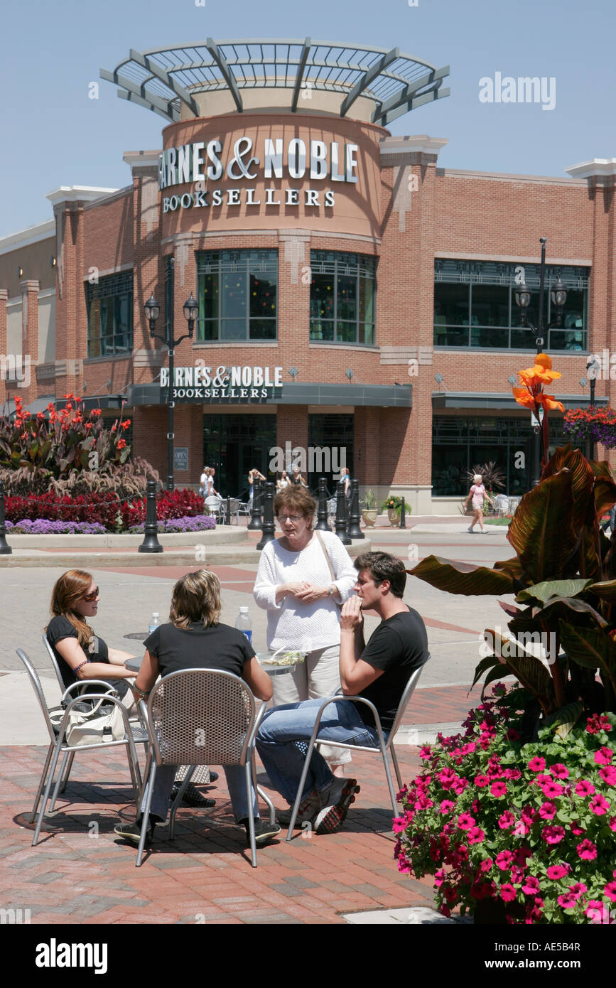 Ohio Westlake Crocker Park Shopping Alfresco Dining Barnes And