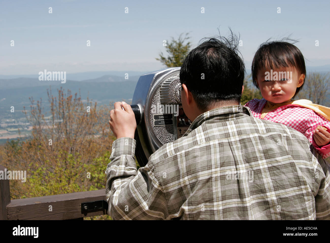 Shenandoah National Park Virginia,Page County,Skyland Resort,Terrace,telescopic viewer,Asian man,girl girls,youngster,female kids children VA060522167 Stock Photo