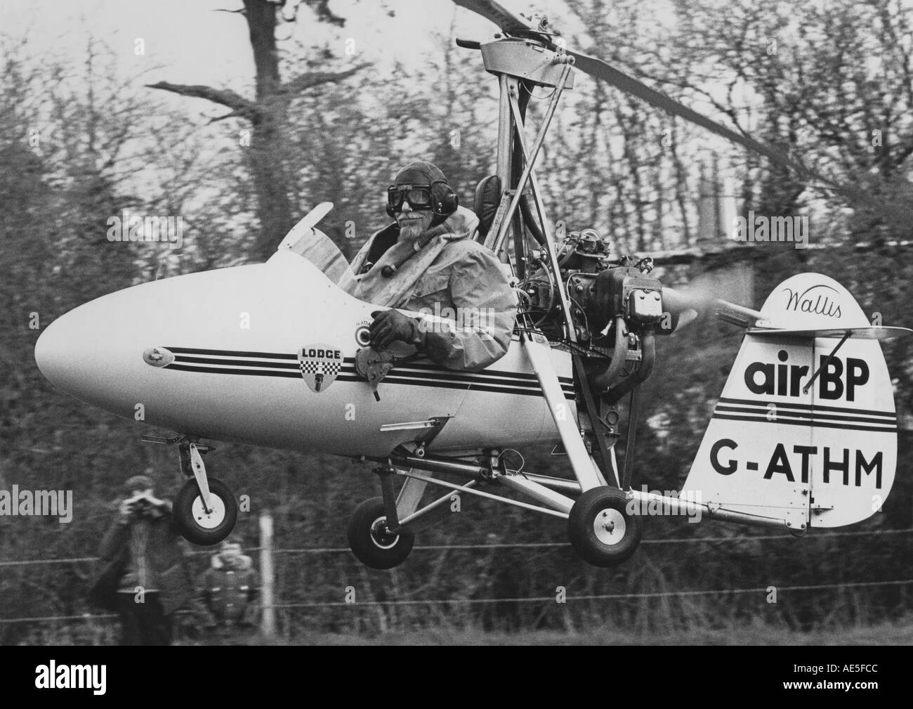 Wing Commander Ken Wallis with his auto gyro Stock Photo