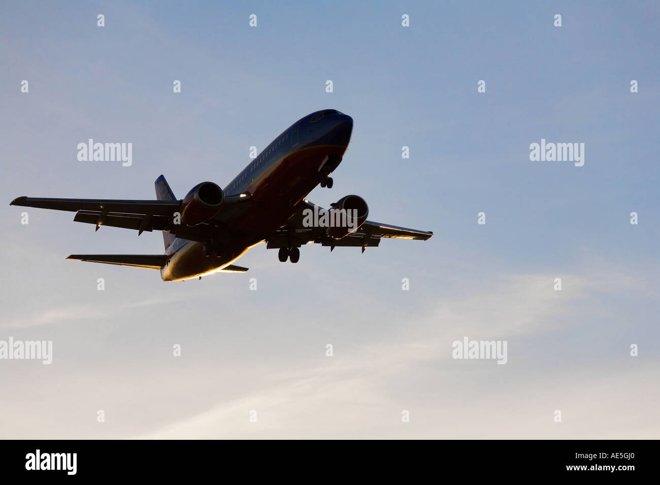 Aircraft arrival hi-res stock photography and images - Alamy