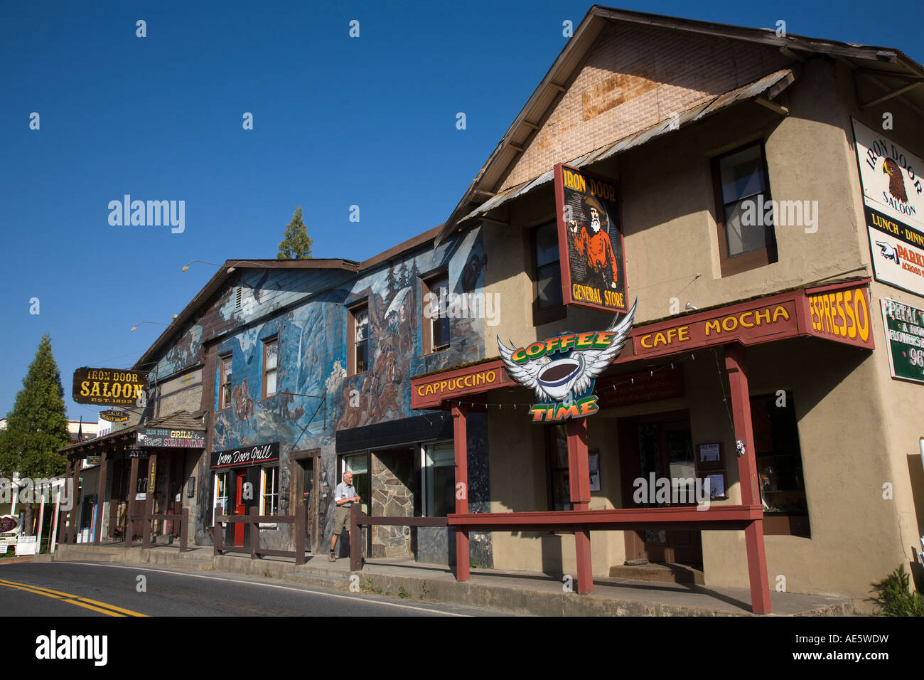 Main street in GROVELAND in the heart of Gold Country and the Sierra Nevada GROVELAND CALIFORNIA Stock Photo