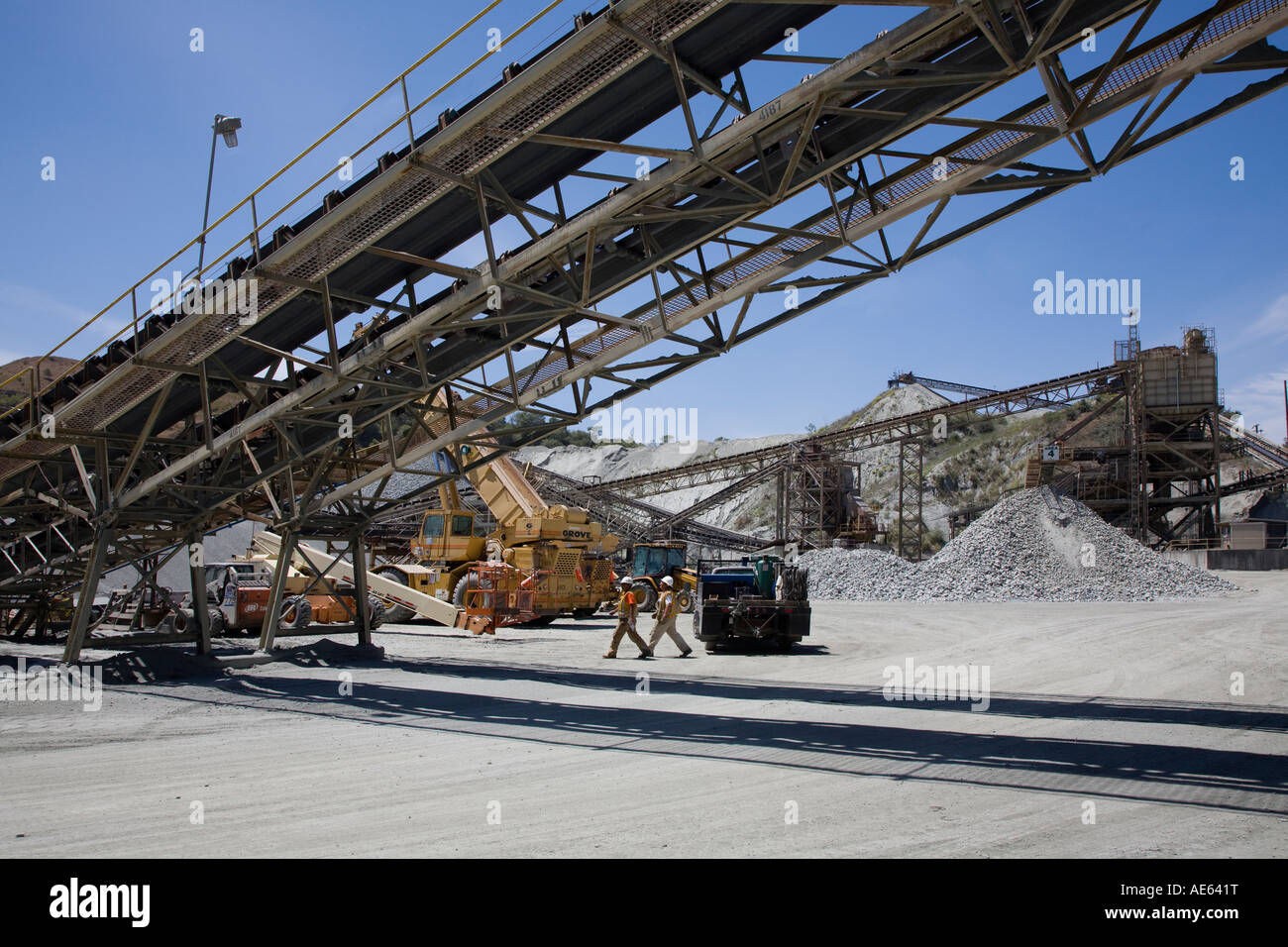 Complex conveyer belt sorts delivers hires stock photography and