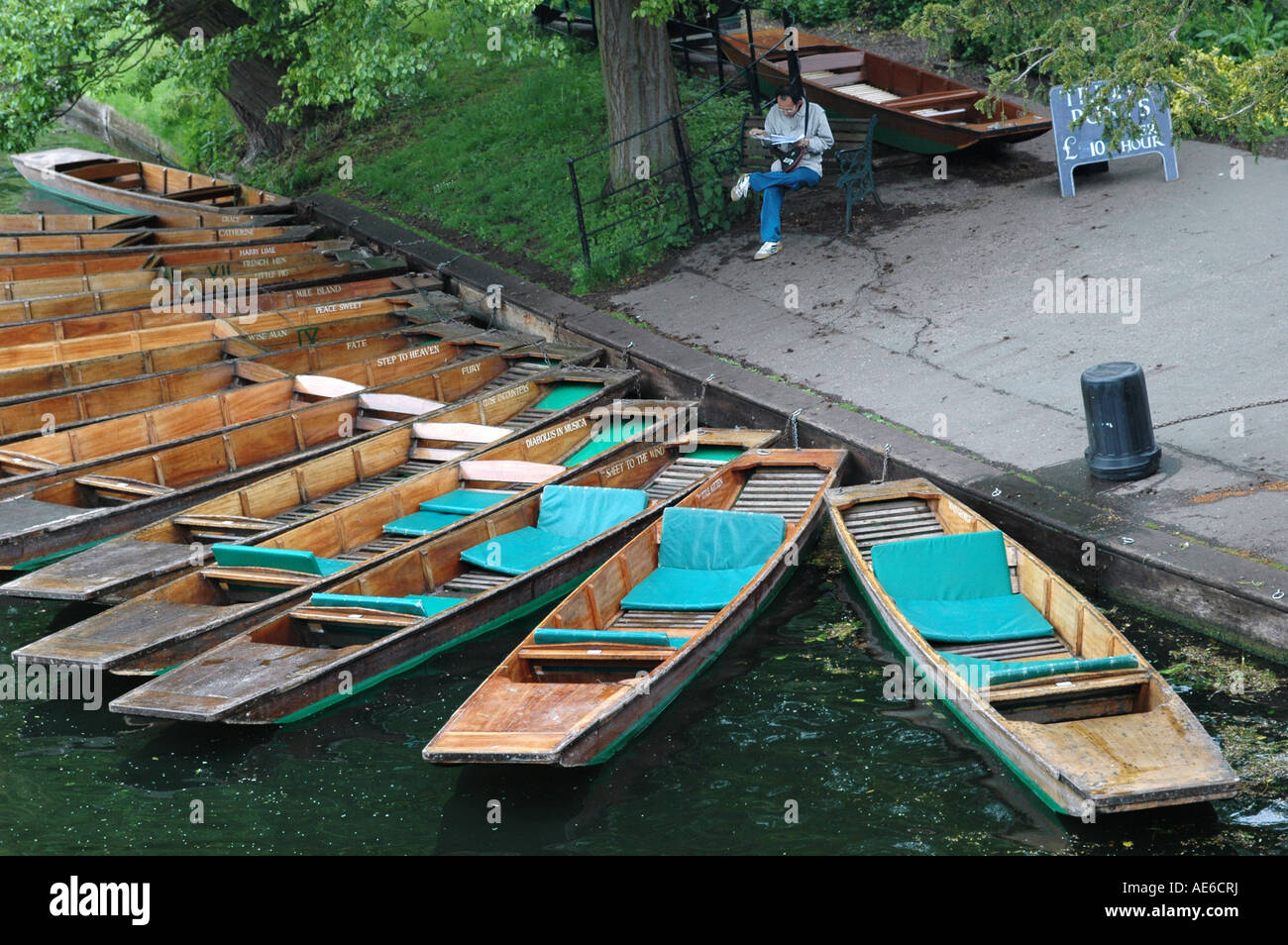Reader and punts, Cambridge England Stock Photo