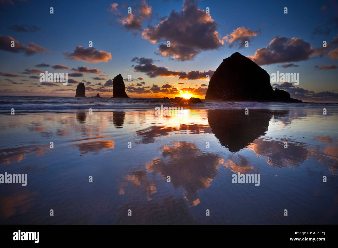 Cannon Beach Sunset, Oregon Coast, USA Stock Photo - Alamy